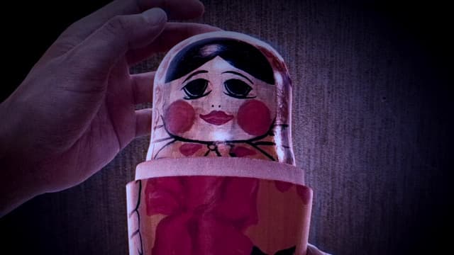 Episódio 12 - Dentro / Leitura de Flores / Par Sem Dormir - Theatre of Darkness: Yamishibai 7